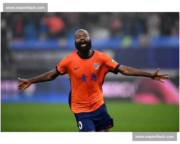 山东 3-1 逆转海港引热议：快节奏对决下，莱昂纳多伤退成转折点